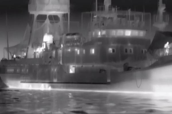 Появились новые кадры атаки морского дрона РФ на корабль ВСУ &laquo;Симферополь&raquo;