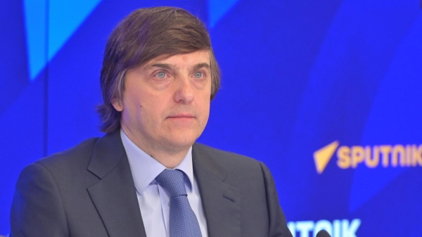 Кравцов: комиссии по защите чести учителей помогут реально защитить педагогов