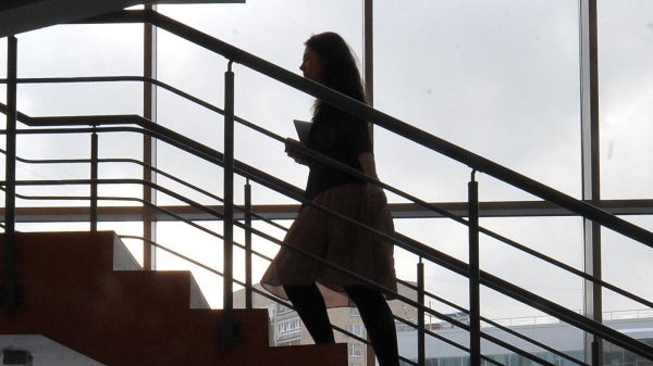 Роспотребнадзор: чтобы снизить риск инфекций, нужно протирать рабочий стол