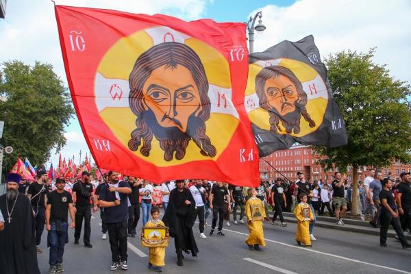 Под Божьим водительством. В Москве прошел самый массовый Крестный ход