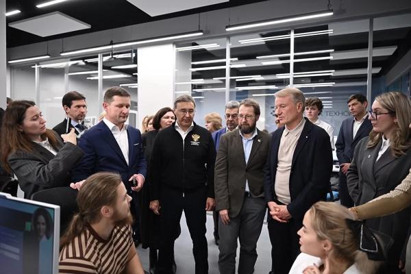 Искусственный интеллект и Дружба народов. Сбер открыл в РУДН «Школу 21» Искусственный интеллект и Дружба народов. Сбер открыл в РУДН «Школу 21»