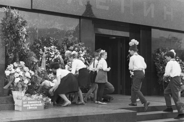 Ленин не пострадал. Как террорист-рецидивист пытался подорвать Мавзолей