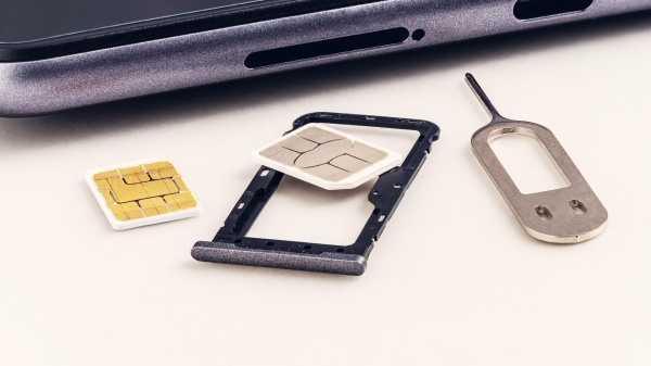 Операторы связи в России с ноября получат право блокировать сим-карты