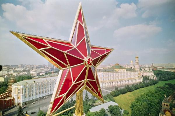 Звёздный час и век. Что символизируют &laquo;пентаграммы&raquo; на башнях Кремля?