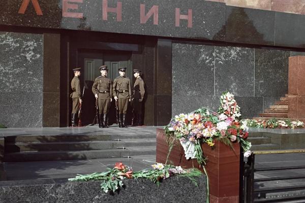 Ленин не пострадал. Как террорист-рецидивист пытался подорвать Мавзолей