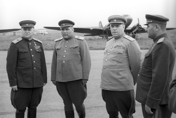 Победа, запечатленная на фото. Последний аккорд Великой войны