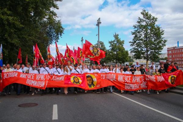 Под Божьим водительством. В Москве прошел самый массовый Крестный ход