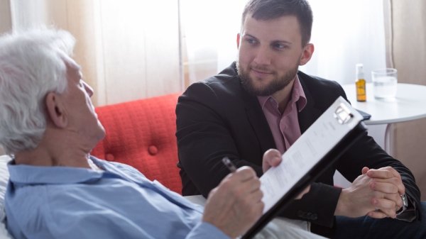 Юрист Ляпунов: при дарении квартиры нельзя вернуть ее впоследствии обратно Юрист Ляпунов: при дарении квартиры нельзя вернуть ее впоследствии обратно