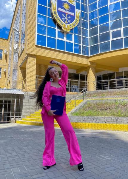 Ехали ночью, спешили на юг. Молодожены разбились по пути на море