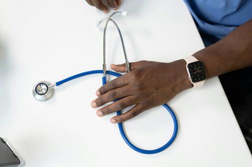 Композитор Раймонд Паулс оказался в больнице Композитор Раймонд Паулс оказался в больнице