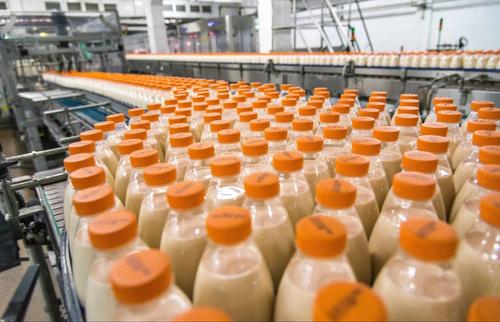 Молочная инфляция: россияне отказываются от масла и молока из-за рекордного подорожания