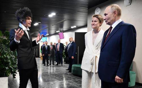 Путин обратил внимание на прическу архитектора «Сириуса» Литвинова