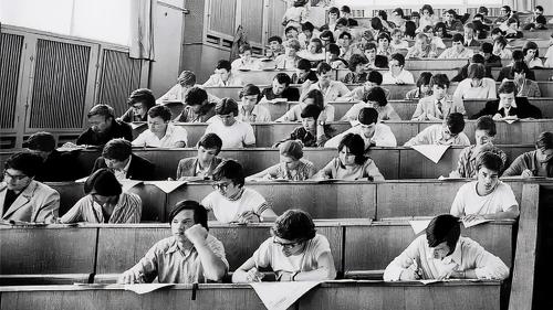 Выпускникам ВУЗов нужно давать от трёх до пяти?